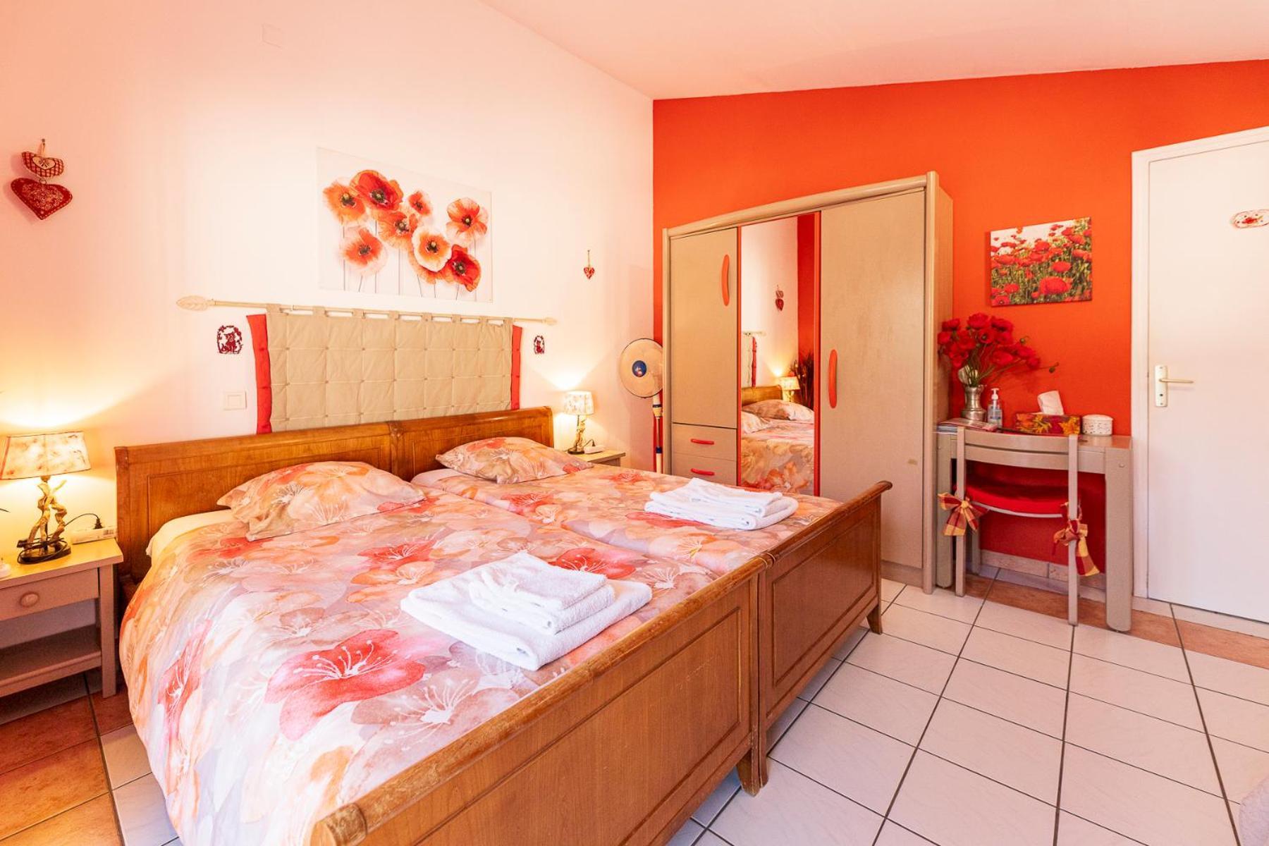La Bastide Des Roses Bed & Breakfast Saint-Julien-d'Asse Eksteriør bilde
